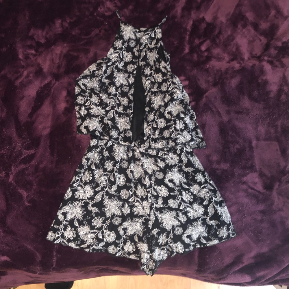Romper - Picture 2 of 4